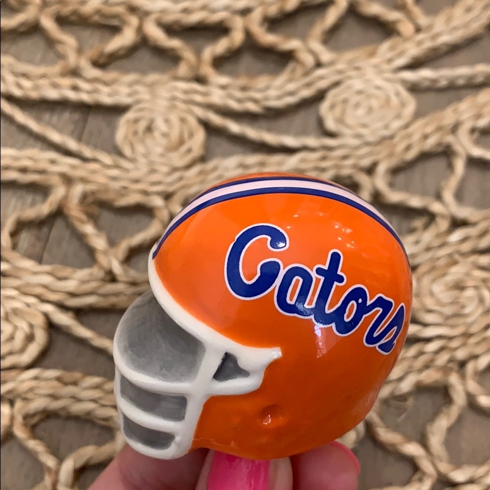 Nora Fleming. Mini Gators helmet. - Picture 5 of 8